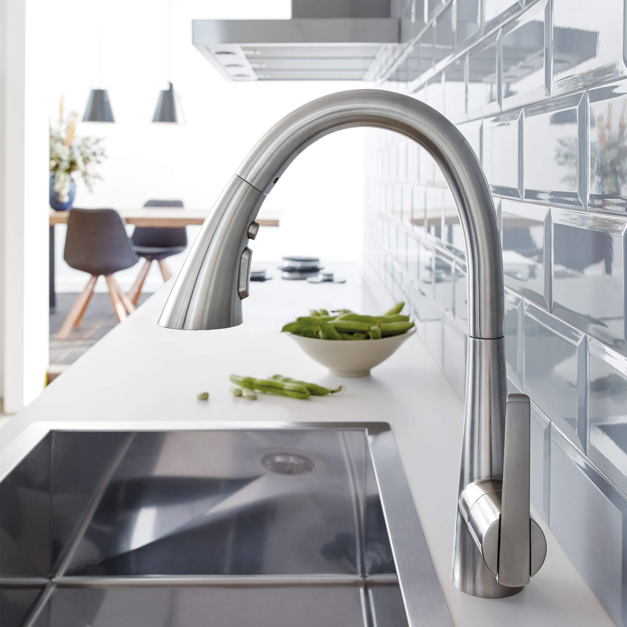 Grohe 32298DC2 Zedra Single-Handle Pull Down Triple Spray Kitchen Faucet in Supersteel - Image 6